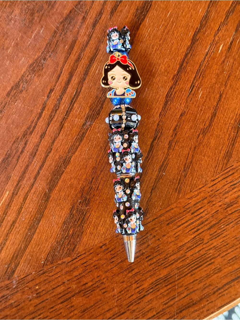 Decorative Snow White Character Pen - Black & Red